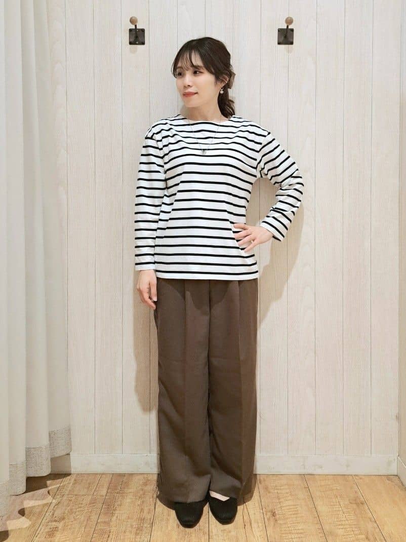 SAKIさんの「SHOO･LA･RUE｜◆【洗える/UV/吸水速乾/アンチピリング/S-LL】 タックワイドパンツ」を使ったコーディネート