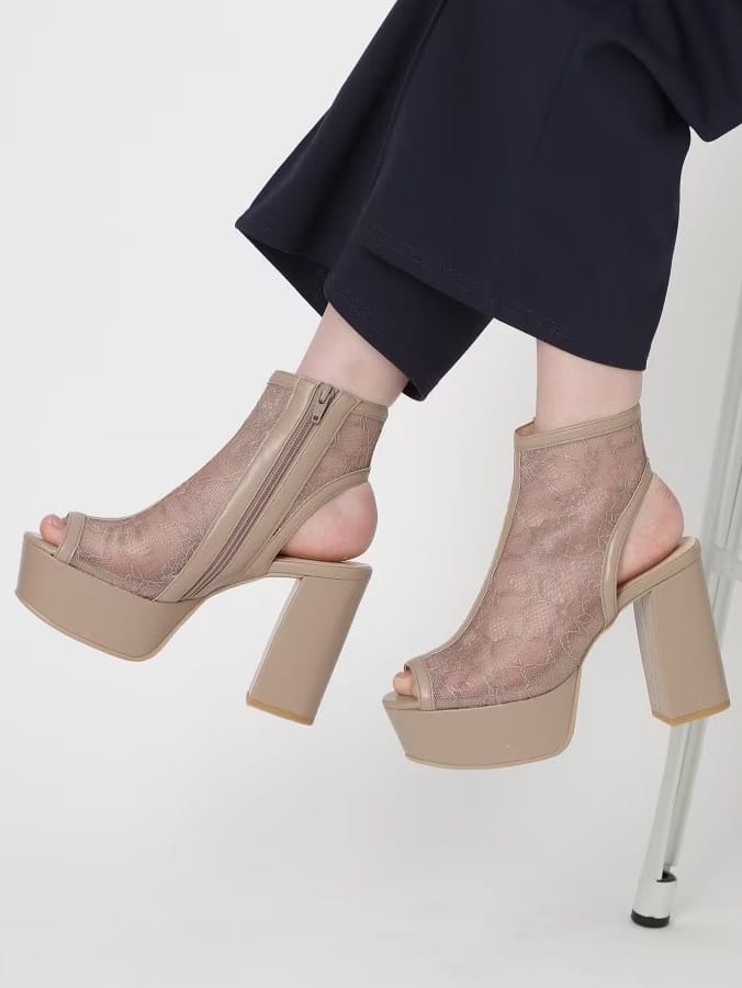 kaoriさんの「ESPERANZA｜厚底ラク盛りブーツヒールサンダル」を使ったコーディネート