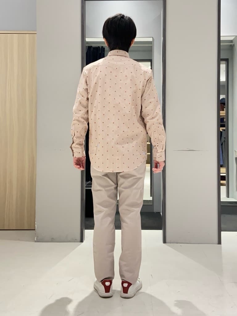 わいずみさんの「TAKEO KIKUCHI｜ハットモチーフ ジャカード ストライプ シャツ」を使ったコーディネート