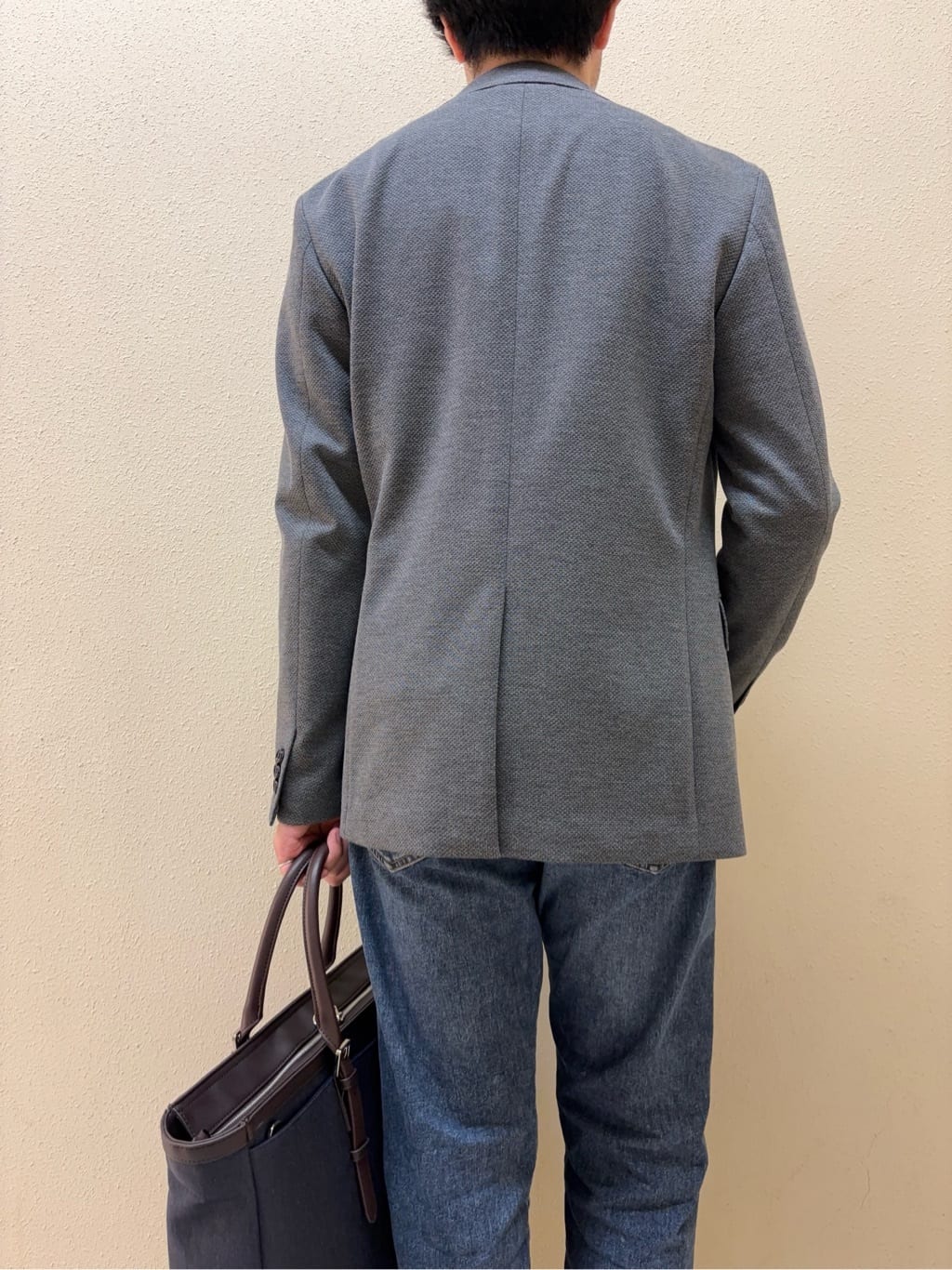 及川さんの「TAKEO KIKUCHI｜【モンスターストレッチ】日本製 ウォッシュド デニムパンツ」を使ったコーディネート