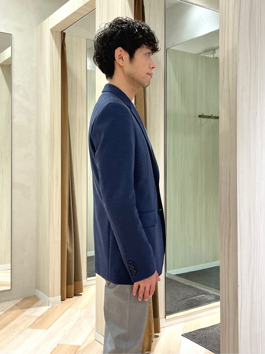 URAさんの「TAKEO KIKUCHI｜【全7サイズ&times;8色展開！】トップマルチヘリンボン パンツ」を使ったコーディネート