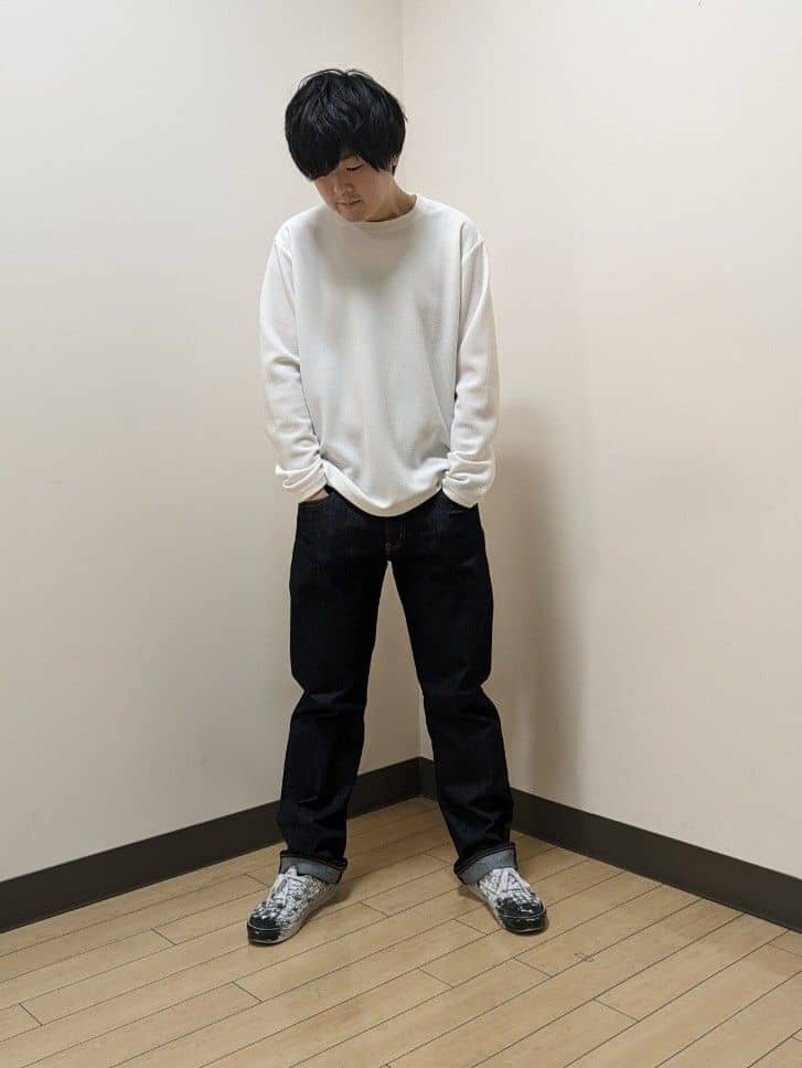 あきやまさんの「TAKEO KIKUCHI｜【モンスターストレッチ】日本製 ワンウォッシュ デニムパンツ」を使ったコーディネート
