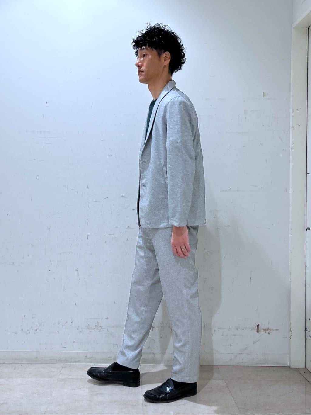 mutoさんの「TAKEO KIKUCHI｜【抗菌防臭／5サイズ展開】ハイゲージポンチ Tシャツ」を使ったコーディネート