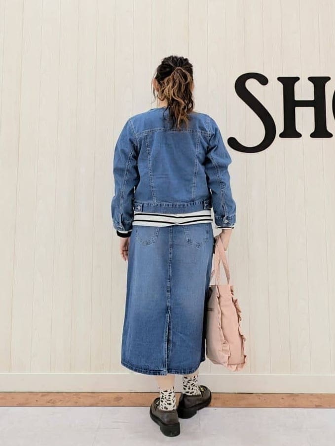 さくみぃさんの「SHOO･LA･RUE｜◆【S-LL】大人のための ノーカラーデニムジャケット」を使ったコーディネート