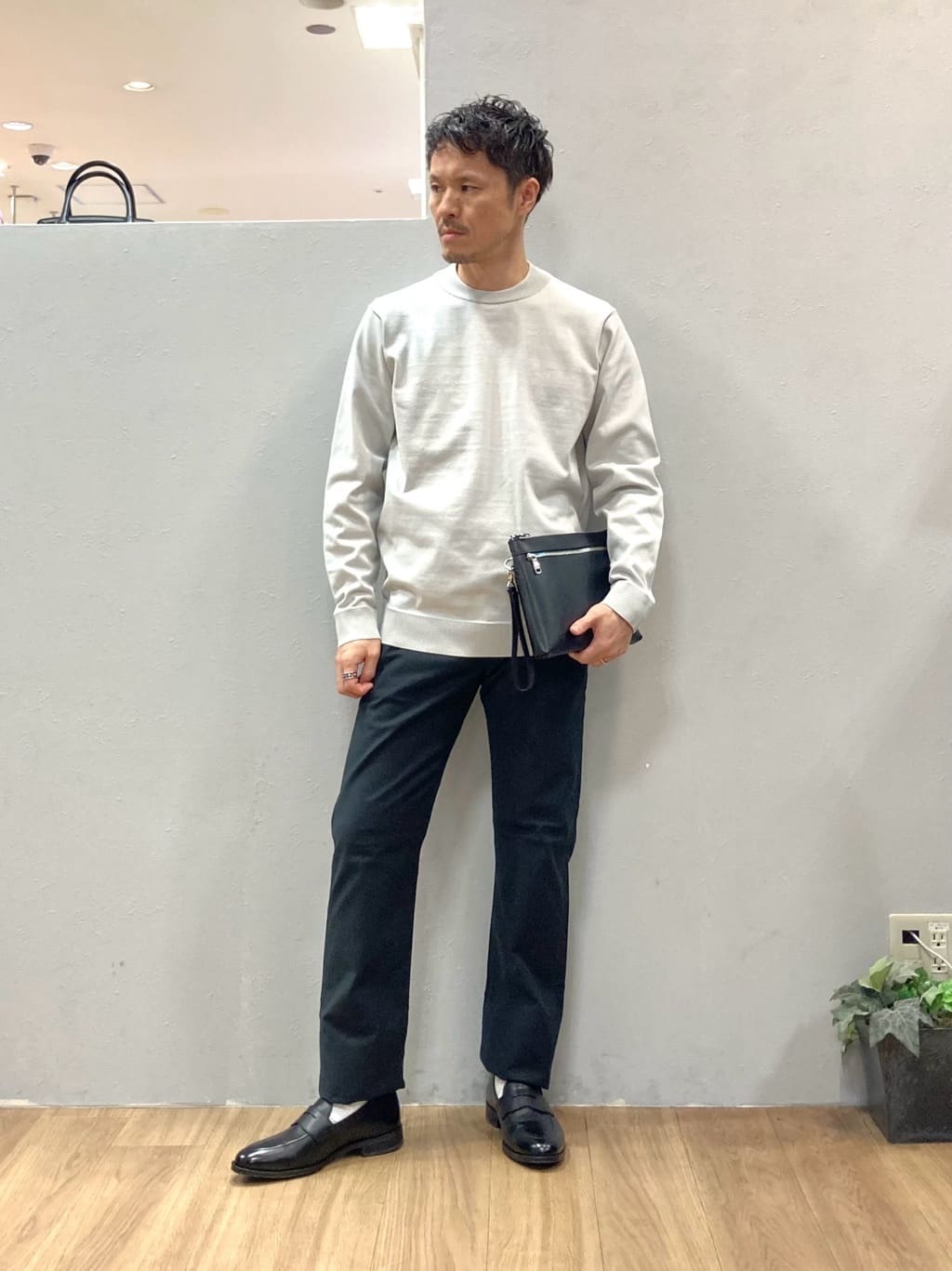 シュンさんの「TAKEO KIKUCHI｜【Made in JAPAN】播州織 ストレッチ パンツ」を使ったコーディネート