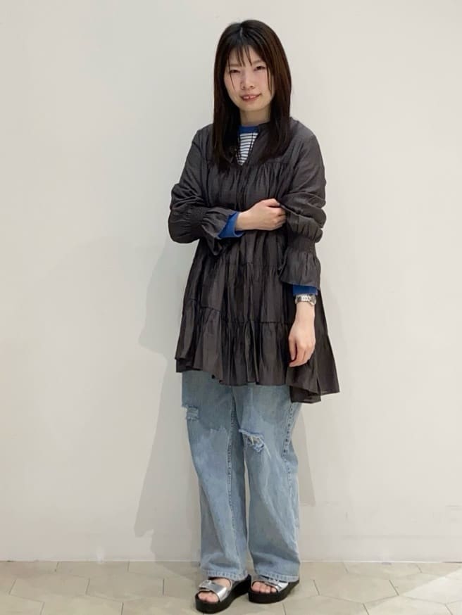 EMIRIさんの「OPAQUE.CLIP｜◆ティアードチュニックブラウス【洗濯機洗い可】」を使ったコーディネート