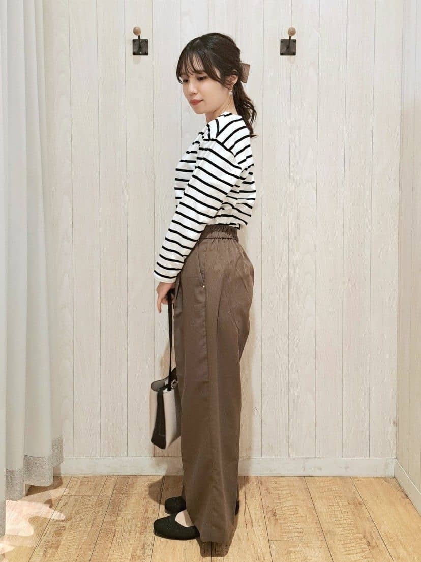 SAKIさんの「SHOO･LA･RUE｜◆【洗える/UV/吸水速乾/アンチピリング/S-LL】 タックワイドパンツ」を使ったコーディネート