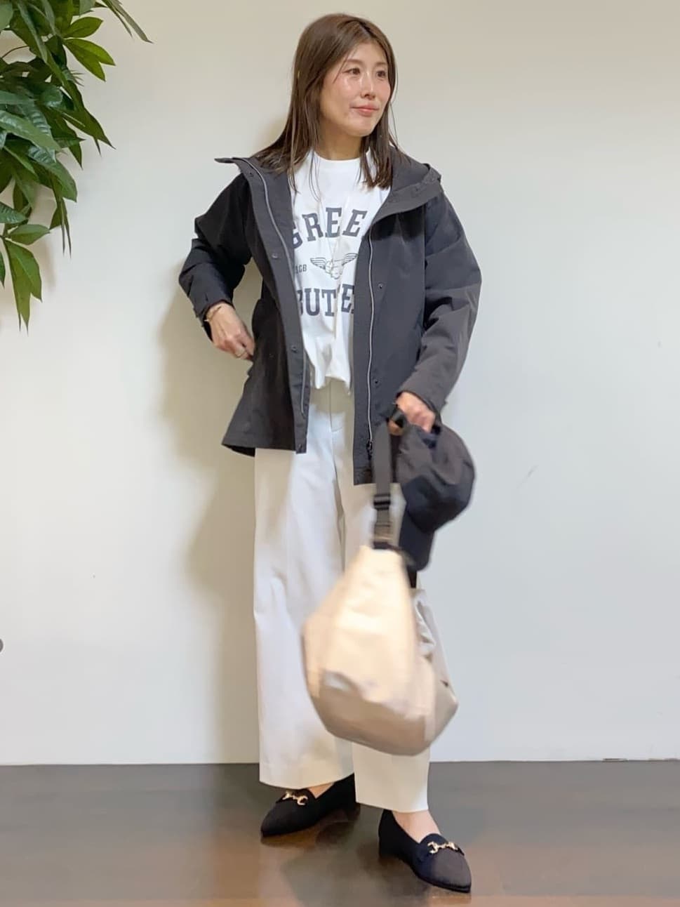 tomoさんの「UNTITLED｜◆【清涼感/洗濯機洗い可】オックス クロップドワイドパンツ」を使ったコーディネート