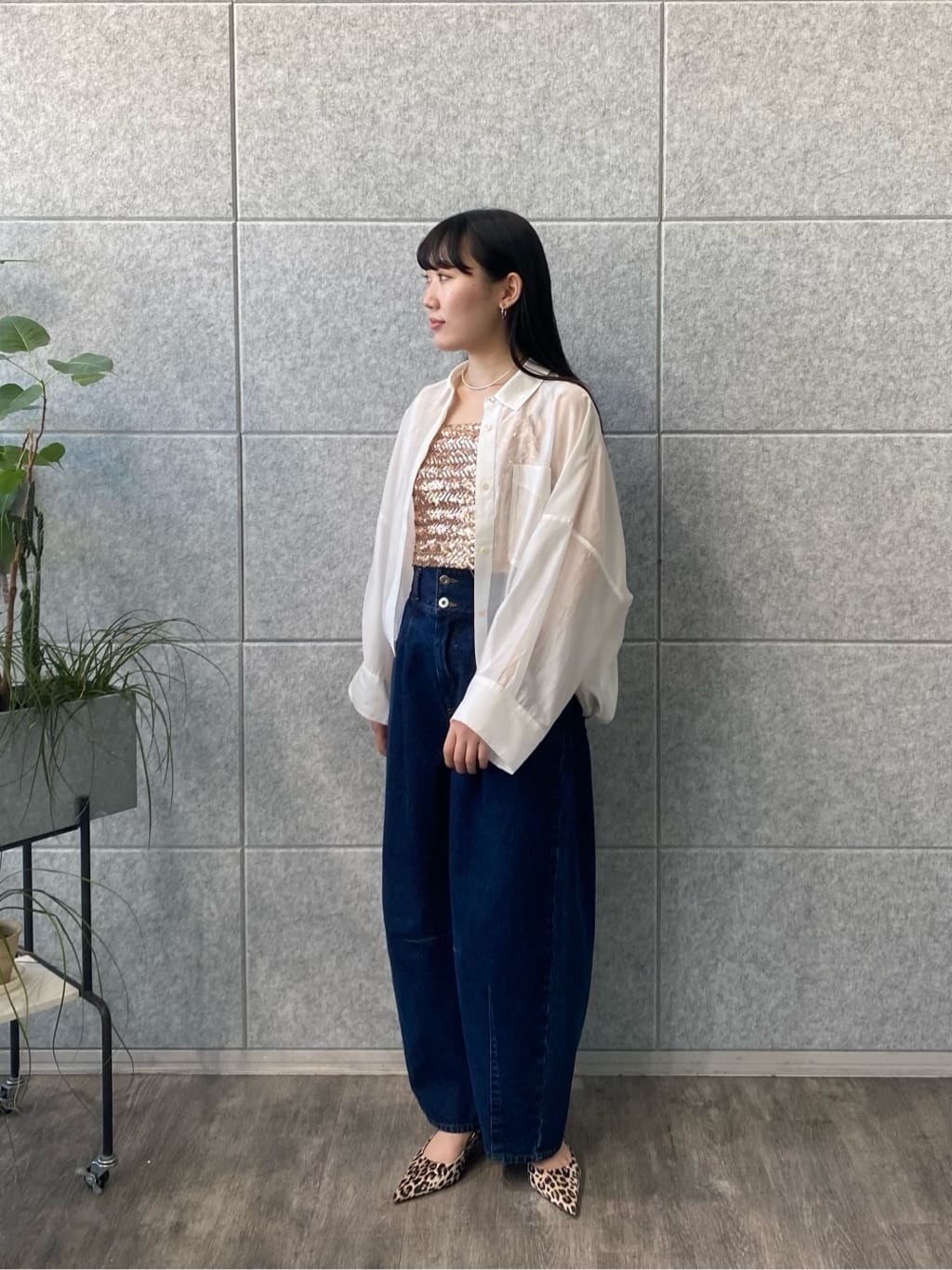 rinaさんの「INDIVI｜ハイウエストカーブデニム」を使ったコーディネート