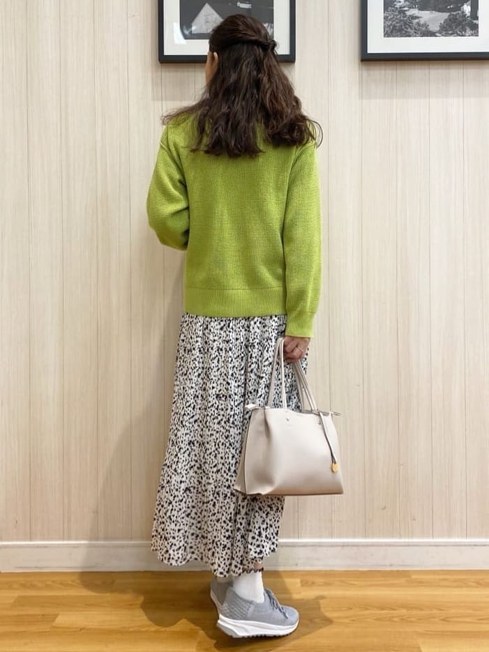 natsuさんの「SHOO･LA･RUE｜◆【洗える/S-LL】ワッフル編みが魅力な ドロップショルダーニット」を使ったコーディネート
