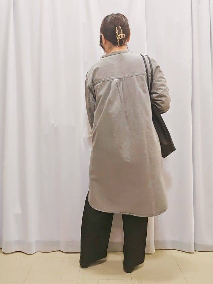 かなさんの「SHOO･LA･RUE｜◆【洗える/体型カバー】デニム シャツワンピース」を使ったコーディネート