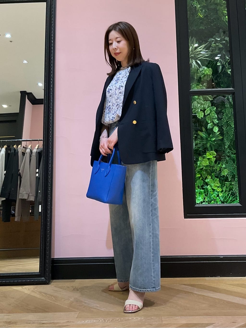 maruさんの「DRESSTERIOR｜ヴィンテージ加工ワイドデニムパンツ」を使ったコーディネート
