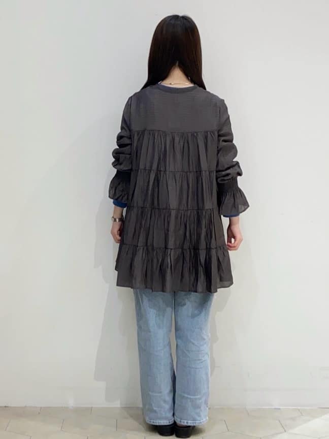 EMIRIさんの「OPAQUE.CLIP｜◆ティアードチュニックブラウス【洗濯機洗い可】」を使ったコーディネート