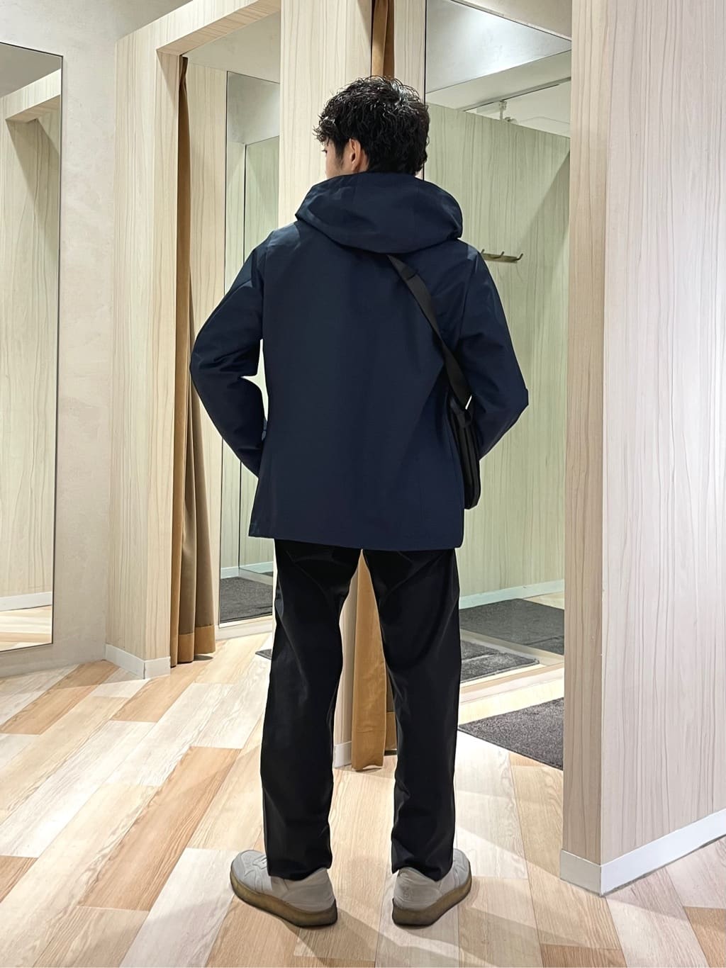 URAさんの「TAKEO KIKUCHI｜【Made in JAPAN】播州織 ストレッチ パンツ」を使ったコーディネート