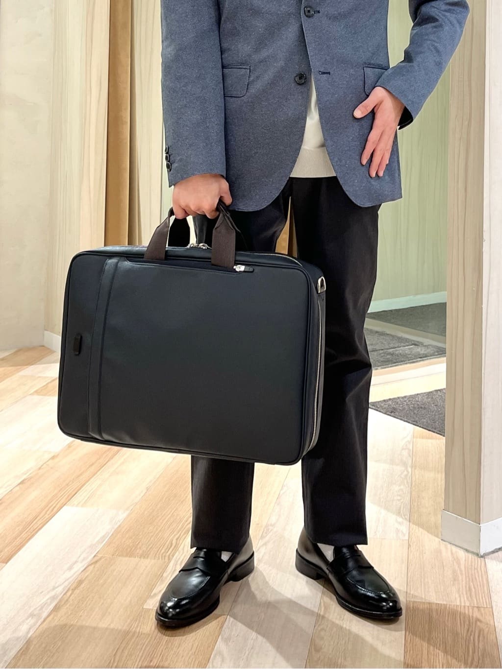URAさんの「TAKEO KIKUCHI｜【全7サイズ&times;8色展開！】トップマルチヘリンボン パンツ」を使ったコーディネート