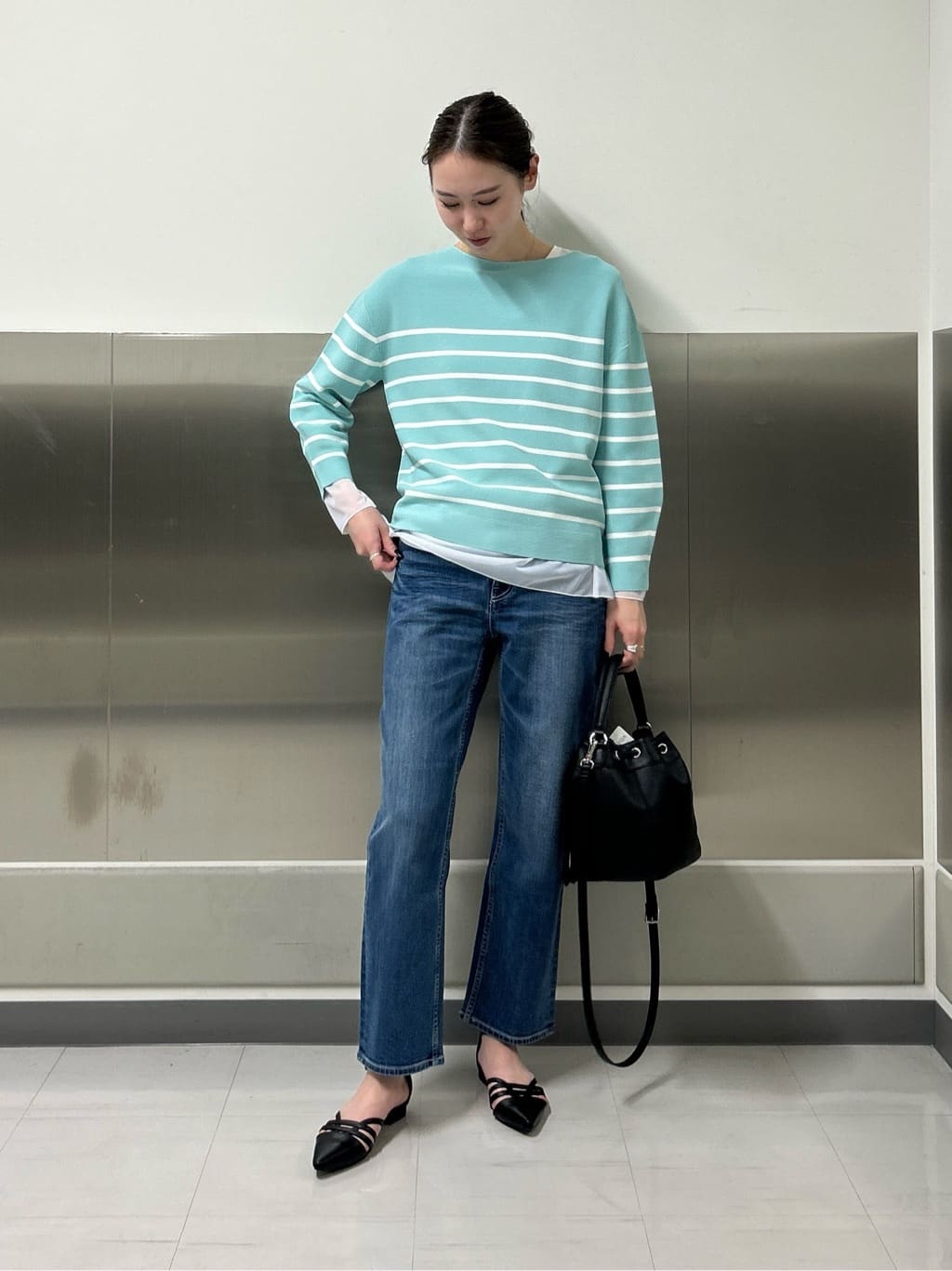 mitsukiさんの「INDIVI｜【褒められデニム】スリムストレート デニムパンツ」を使ったコーディネート