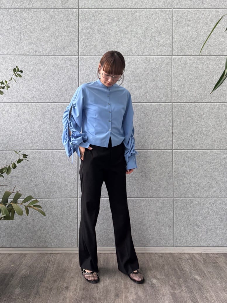 designer yukaさんの「CODE A｜playful puffs blouse」を使ったコーディネート