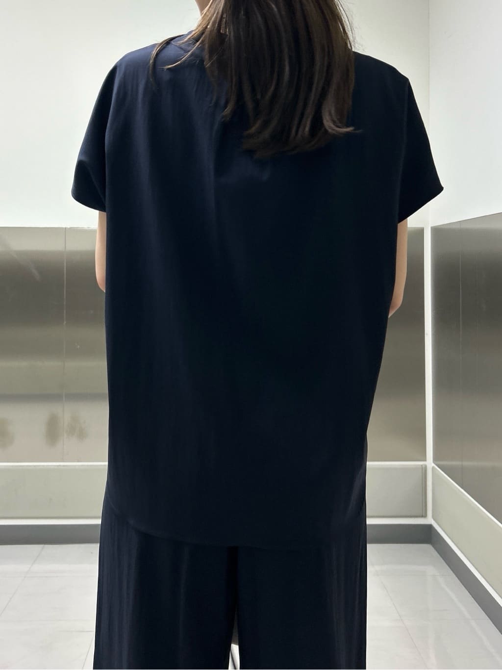 mitsukiさんの「INDIVI｜【褒められパンツ／洗える／ウエストゴム】ワイドタックパンツ」を使ったコーディネート