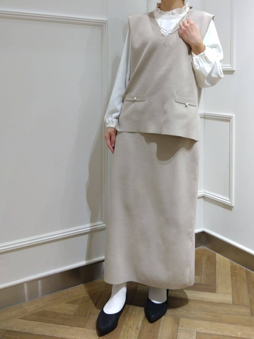 おとうふさんの「SHOO･LA･RUE｜◆【S-3L/洗える/セレモニー】さらり軽やか スタンドカラー フリルブラウス」を使ったコーディネート