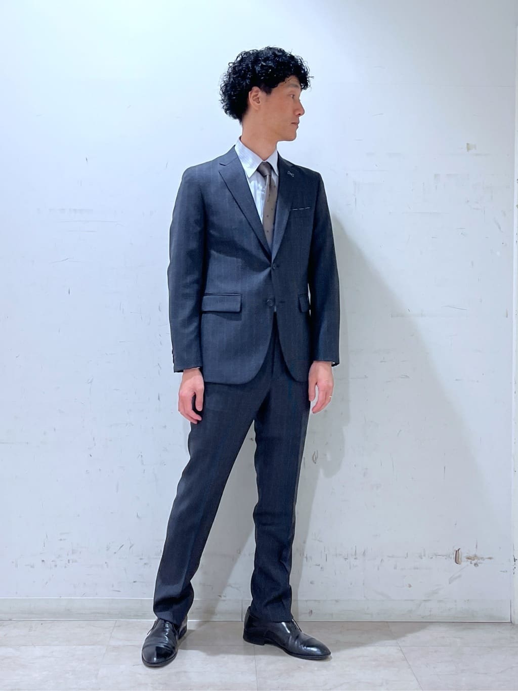 mutoさんの「TAKEO KIKUCHI｜【THE FLAGSHIP】矢絣 ストライプ スーツ」を使ったコーディネート