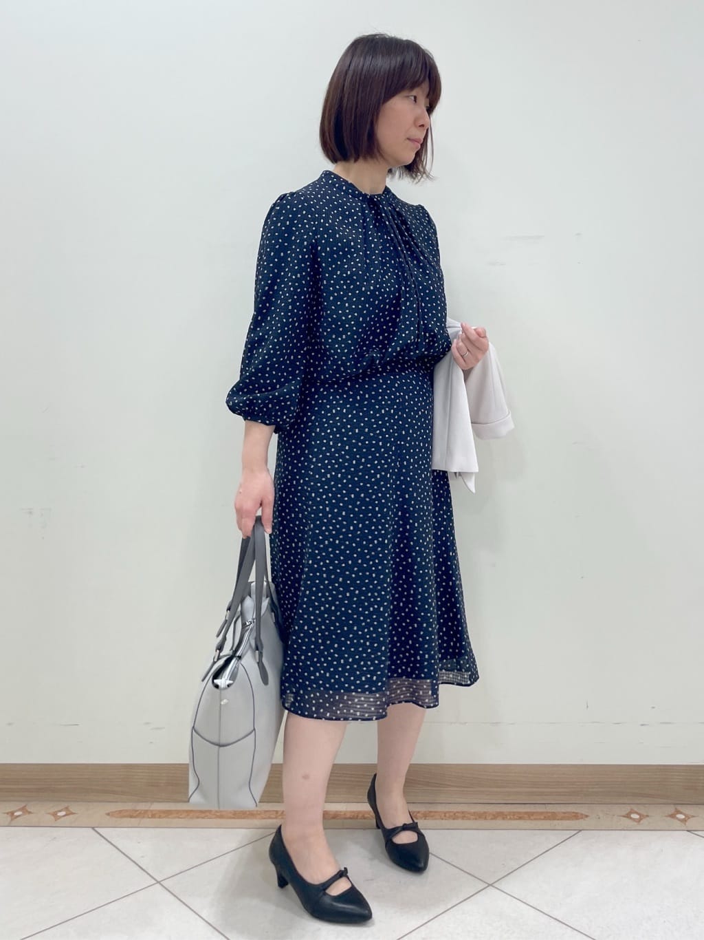 hanaさんの「Reflect｜◆【マシンウォッシュ可／セットアップ可能】コツキ柄プリントブラウス」を使ったコーディネート