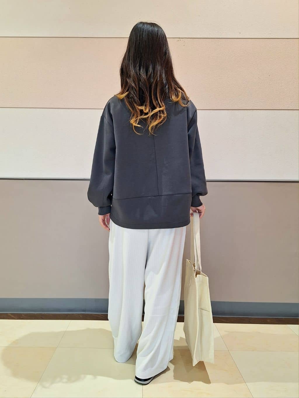 Sachaさんの「SHOO･LA･RUE｜◆【推し活にも】うちわが入るトートバッグ」を使ったコーディネート