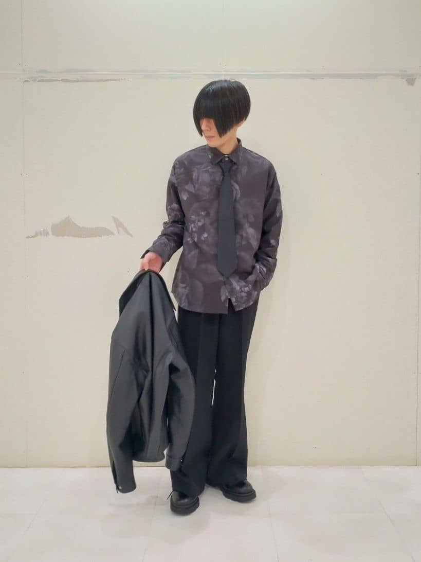 KENさんの「tk.TAKEO KIKUCHI｜◆【ネクタイ付】フラワープリントシャツ」を使ったコーディネート