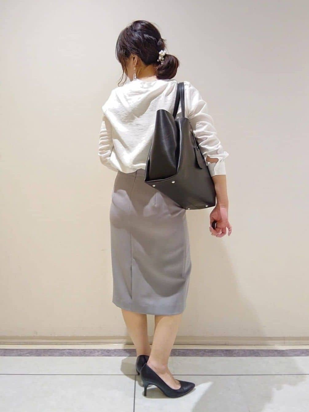 TOMOMIさんの「INDIVI｜【定番スーツ／UVケア／洗える】ウール調ノーカラージャケット」を使ったコーディネート
