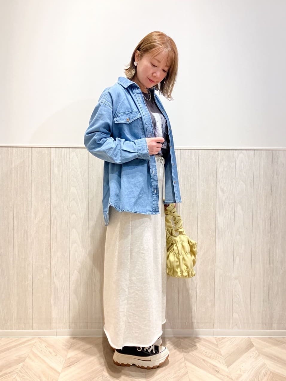shokoさんの「SHOO･LA･RUE｜◆【洗える/S-LL】一枚でもレイヤードでも グラフィック長袖Tシャツ」を使ったコーディネート