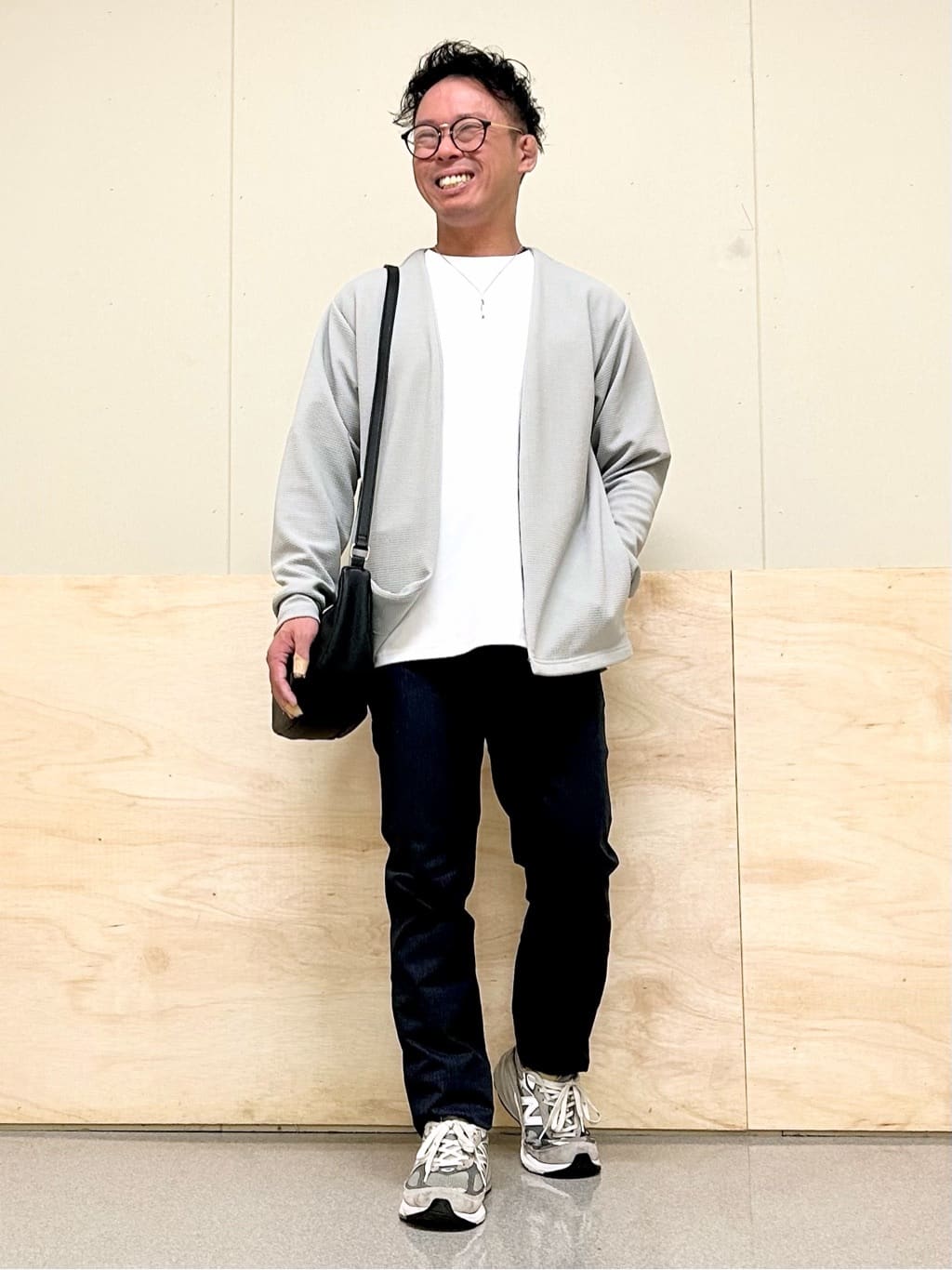 KENJI Iさんの「THE SHOP TK｜【オールシーズン穿ける！】7DAYSストレッチへリンボンパンツ　ON&hArr;OFF兼用」を使ったコーディネート