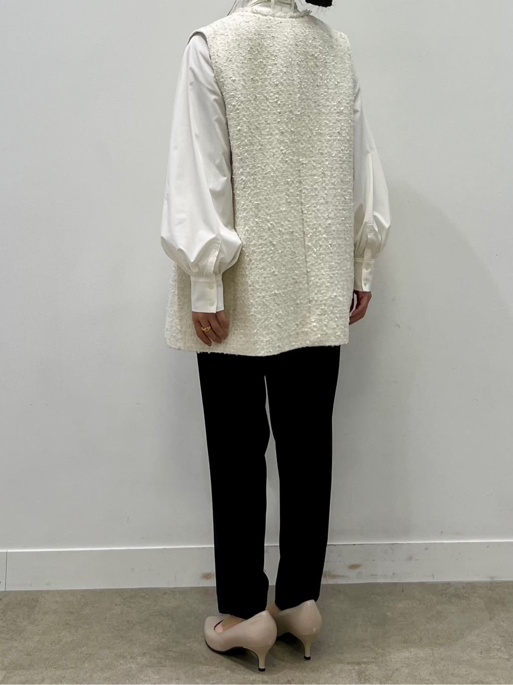 sakiiさんの「UNTITLED｜◆【通勤スーツ】タックテーパードパンツ」を使ったコーディネート