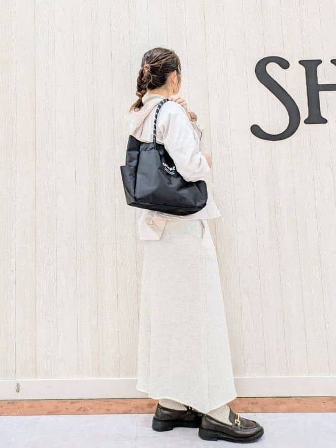 さくみぃさんの「SHOO･LA･RUE｜◆【S-LL/防花粉/撥水】かわいいもかっこいいも叶える 欲張りマウンテンパーカ」を使ったコーディネート