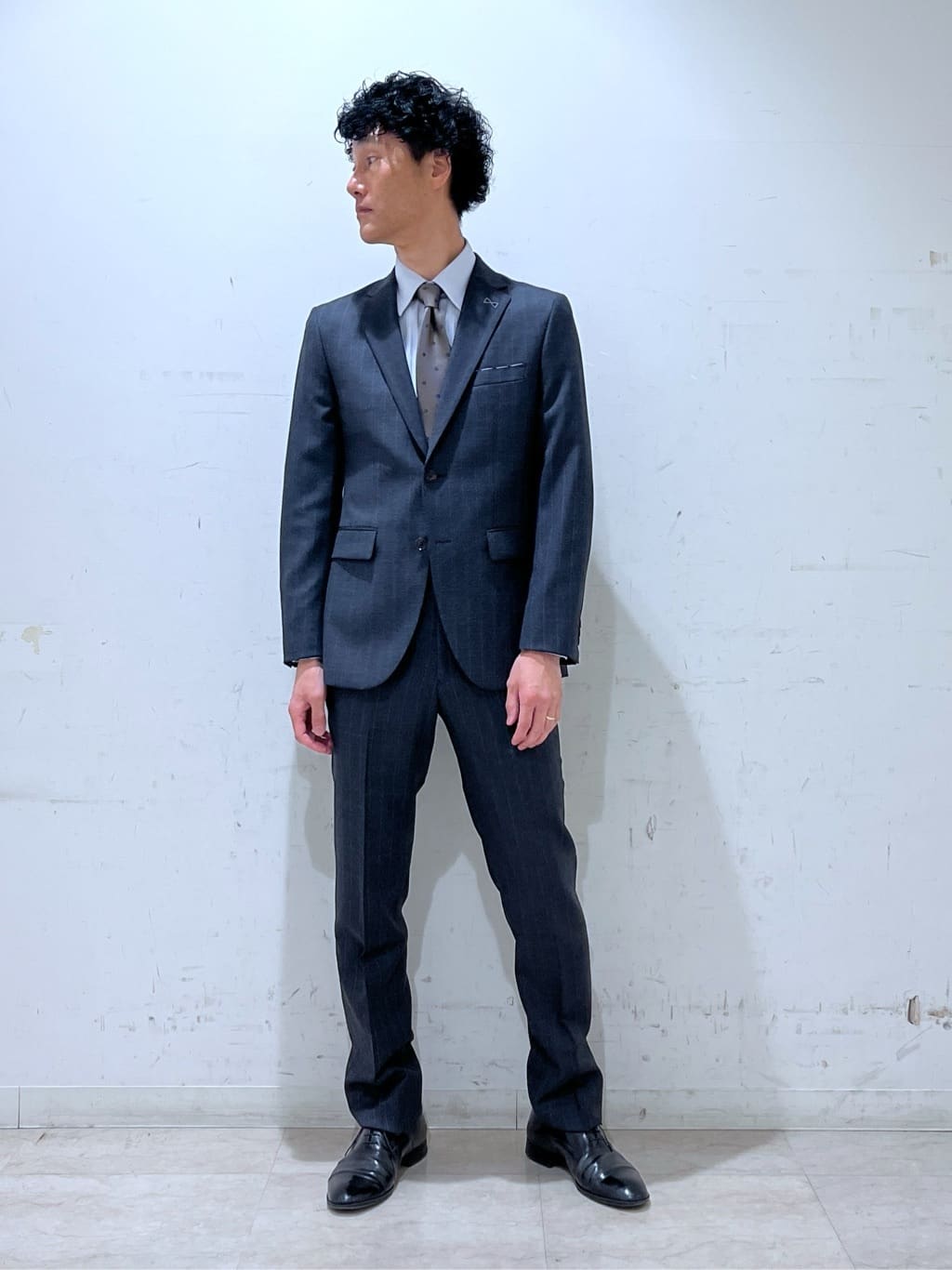 mutoさんの「TAKEO KIKUCHI｜【THE FLAGSHIP】矢絣 ストライプ スーツ」を使ったコーディネート