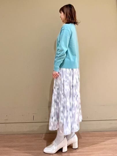 Juneさんの「UNTITLED｜◆【後ろウエストゴム/花柄】ぼかしフラワー プリントスカート」を使ったコーディネート
