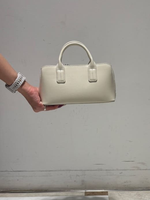 のはらっちょさんの「ESPERANZA｜グロメットバックストラップパンプス」を使ったコーディネート