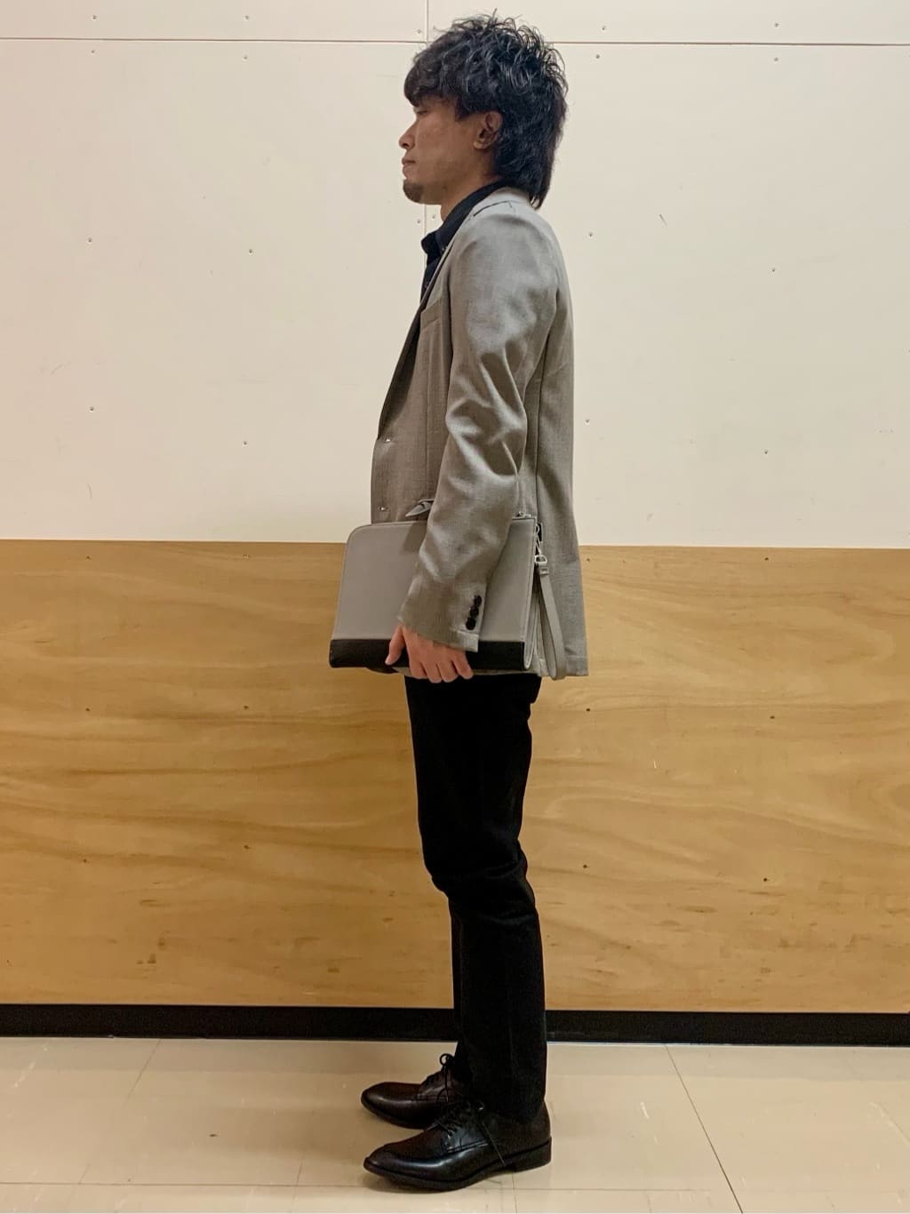 MATUさんの「THE SHOP TK｜【オールシーズン穿ける！】7DAYSストレッチへリンボンパンツ　ON&hArr;OFF兼用」を使ったコーディネート