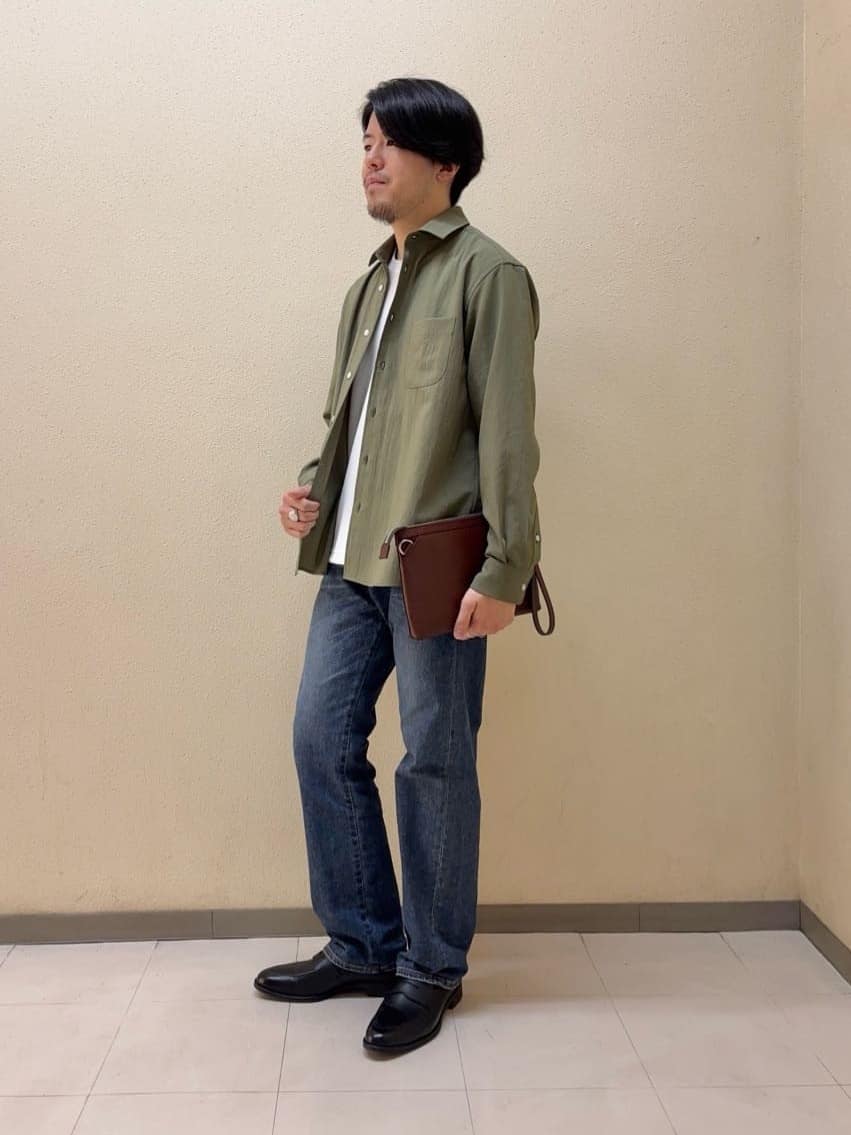 及川さんの「TAKEO KIKUCHI｜【モンスターストレッチ】日本製 ウォッシュド デニムパンツ」を使ったコーディネート