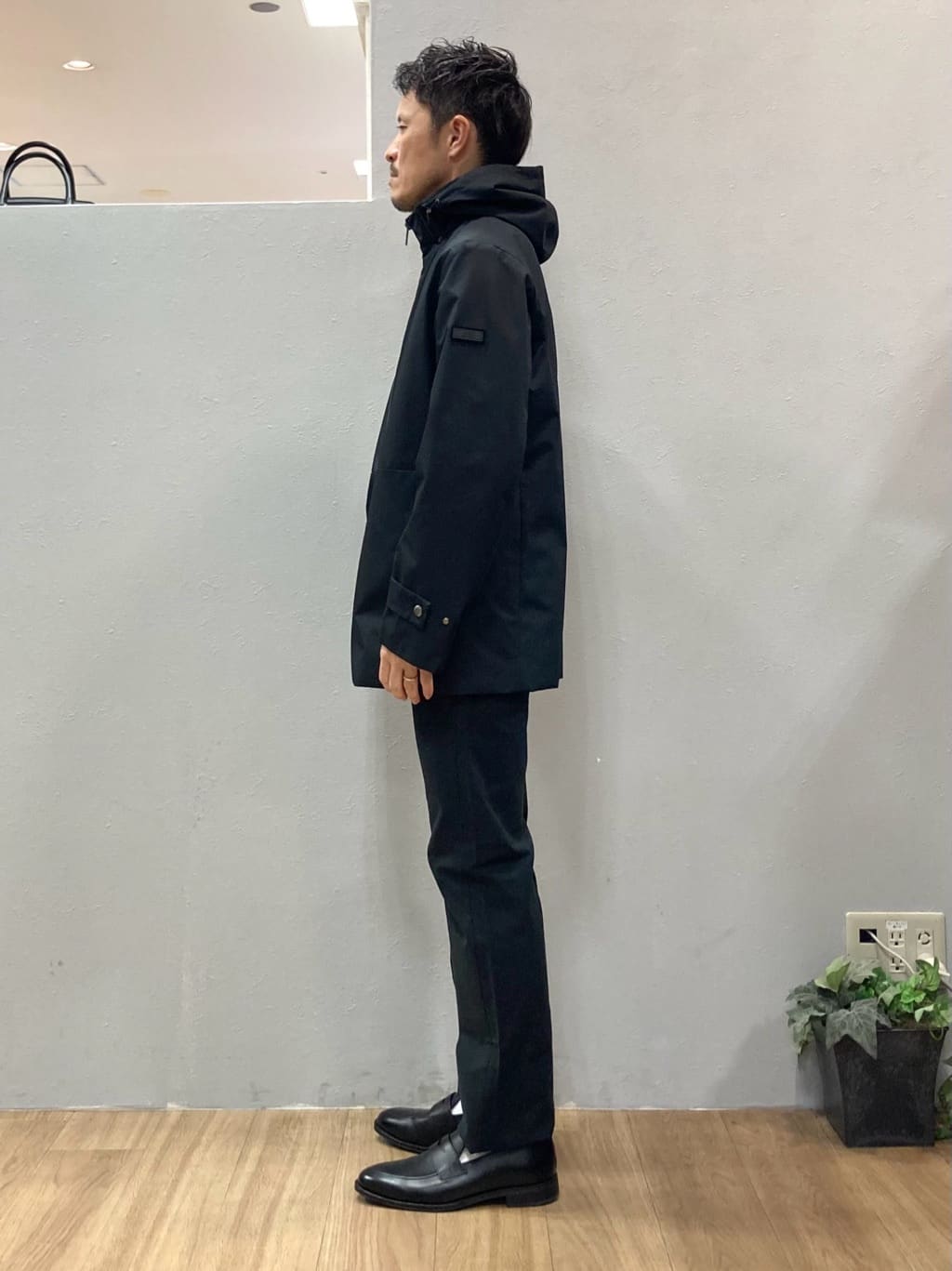 シュンさんの「TAKEO KIKUCHI｜【Made in JAPAN】播州織 ストレッチ パンツ」を使ったコーディネート