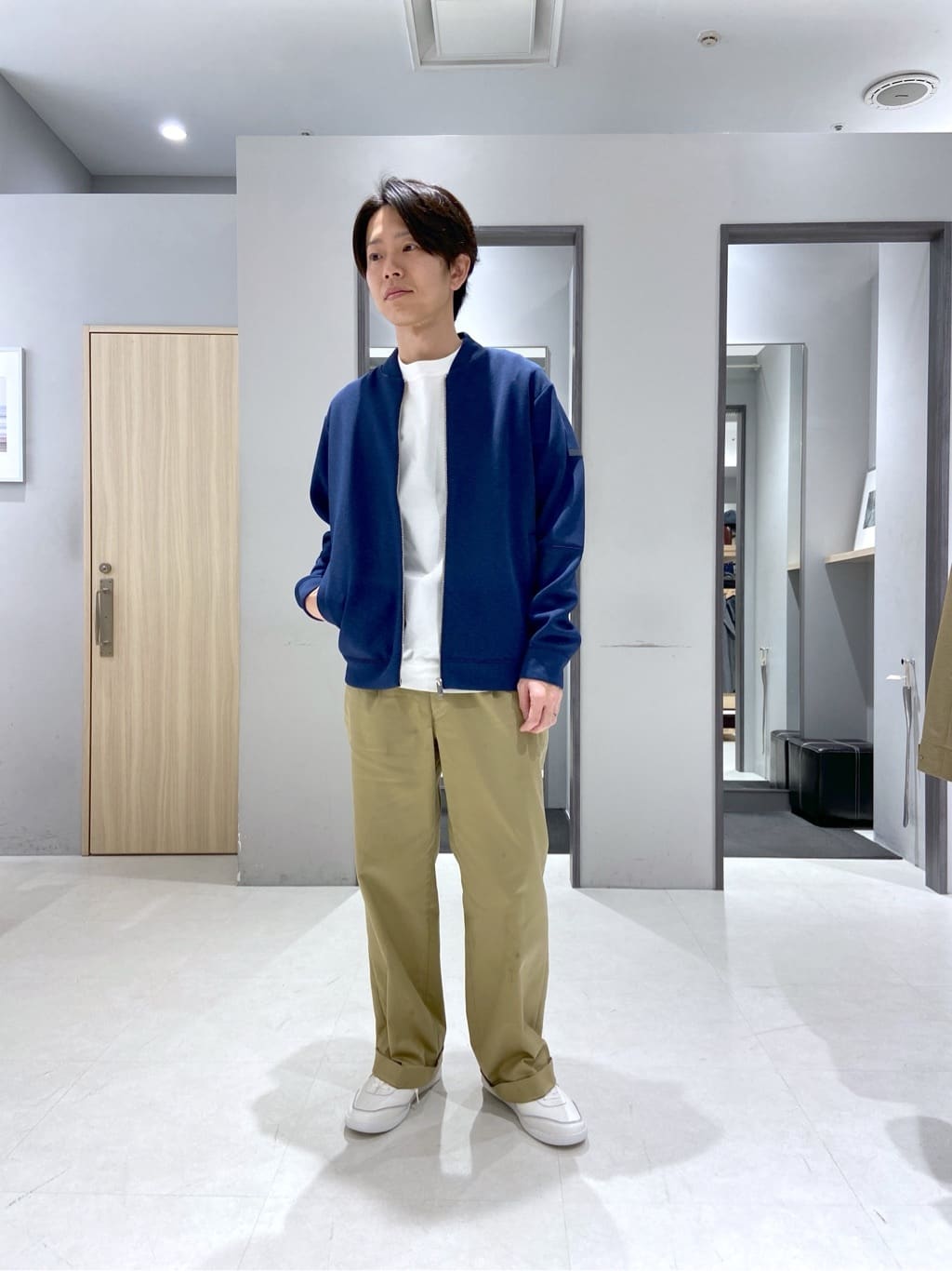 わいずみさんの「TAKEO KIKUCHI｜【抗菌防臭／5サイズ展開】ハイゲージポンチ Tシャツ」を使ったコーディネート
