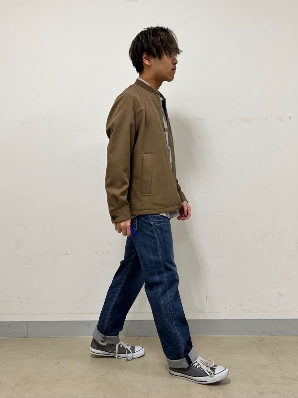 Hiroさんの「TAKEO KIKUCHI｜【モンスターストレッチ】日本製 ウォッシュド デニムパンツ」を使ったコーディネート