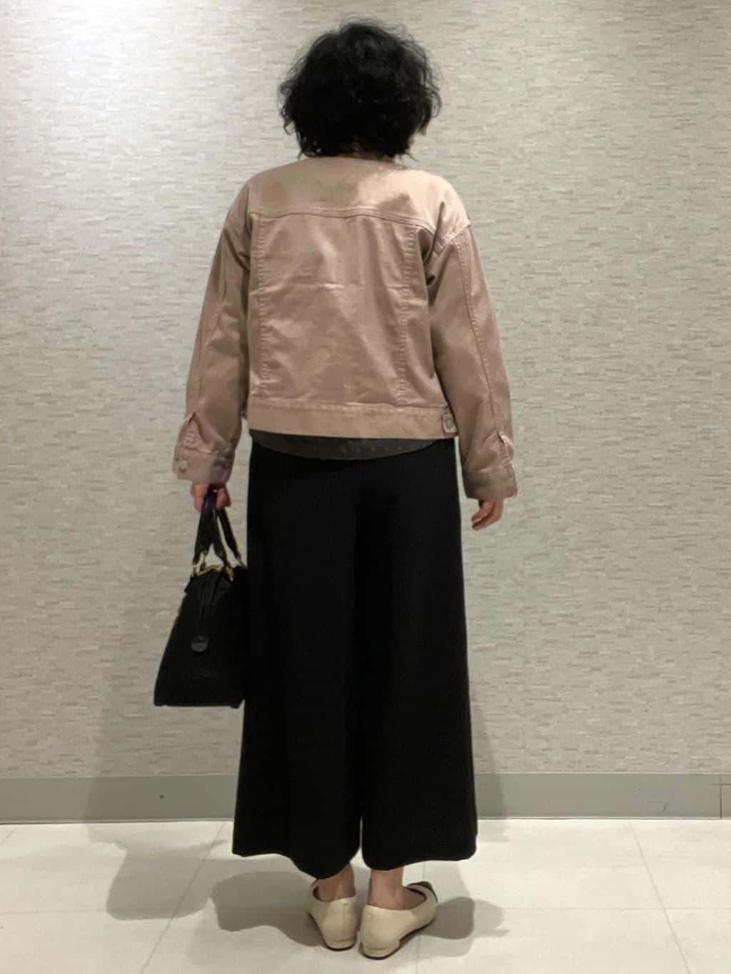 KOJIMAさんの「Reflect｜◆【手洗い可】カラーデニムジャケット」を使ったコーディネート