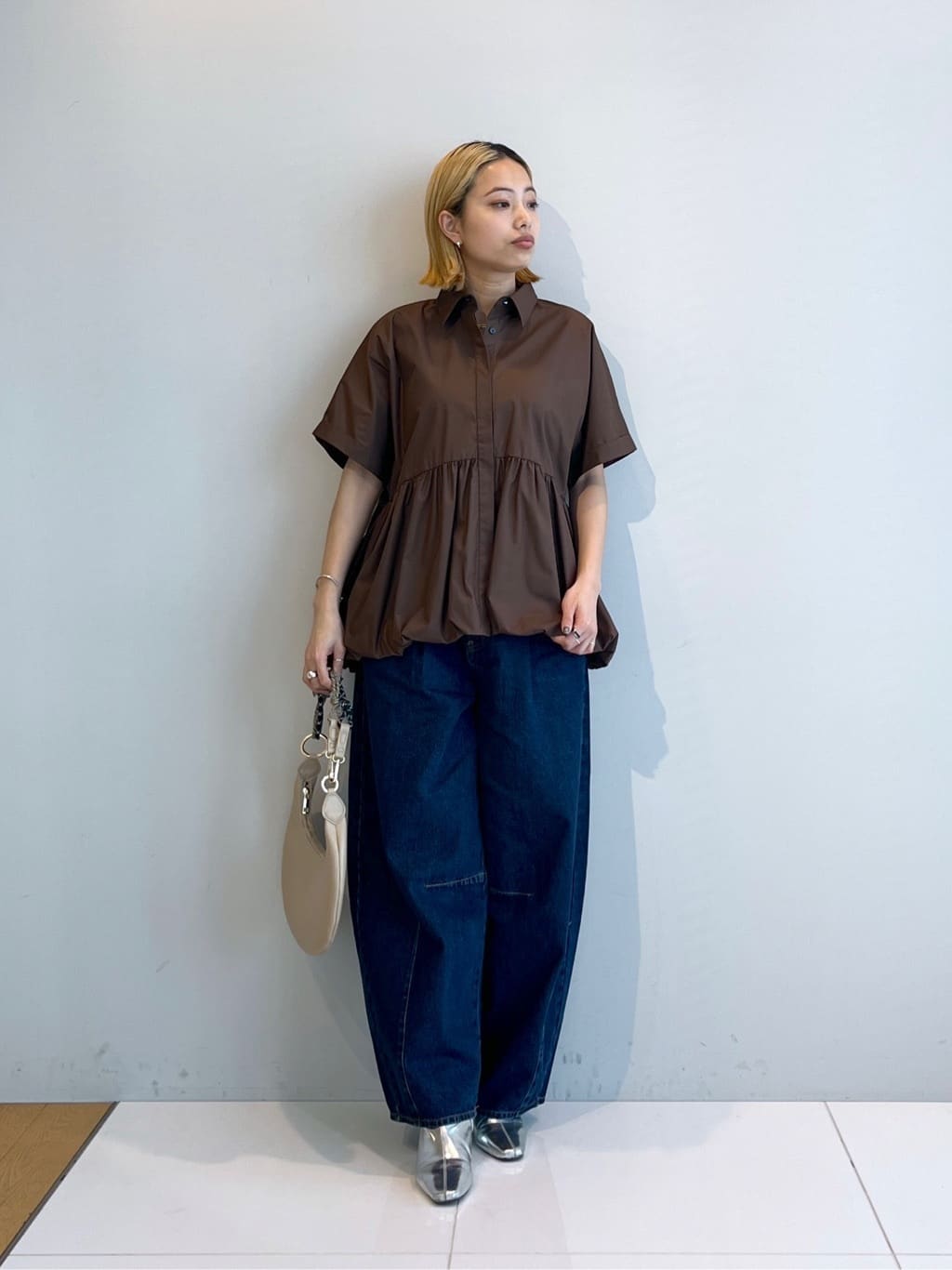 Harukaさんの「INDIVI｜ハイウエストカーブデニム」を使ったコーディネート