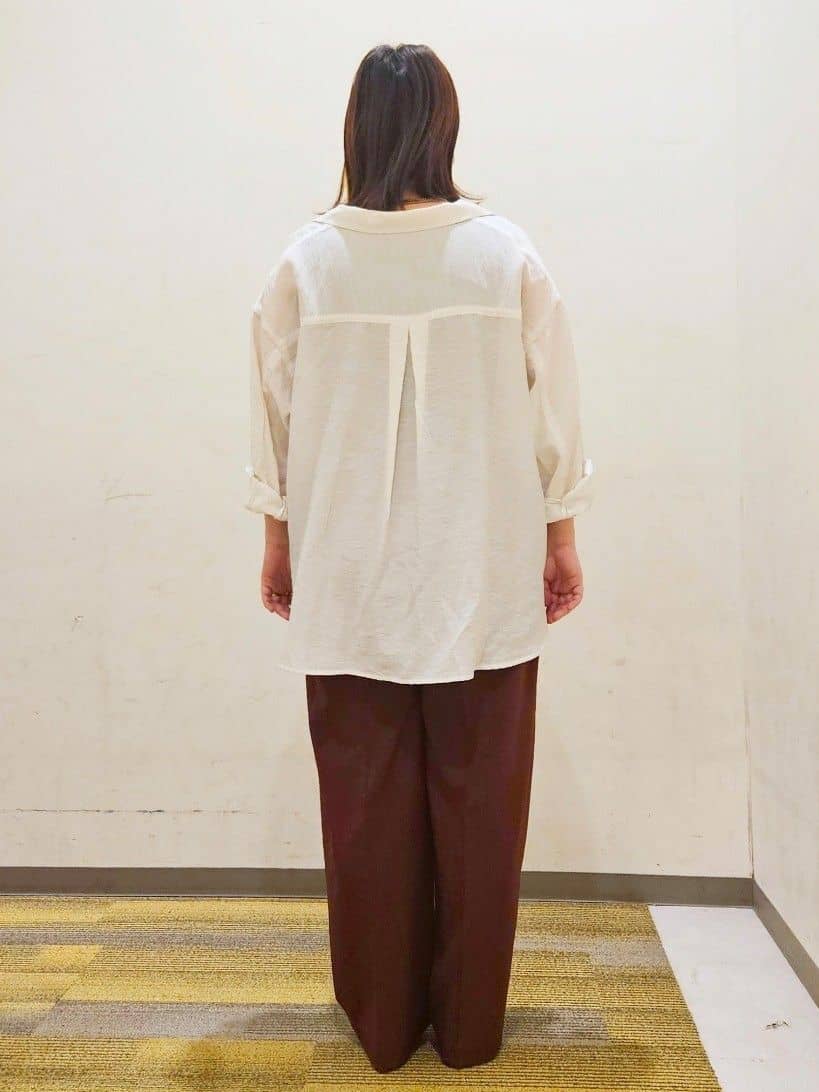 okayuさんの「THE SHOP TK｜◆テーラードカラーシャツ【洗える】」を使ったコーディネート
