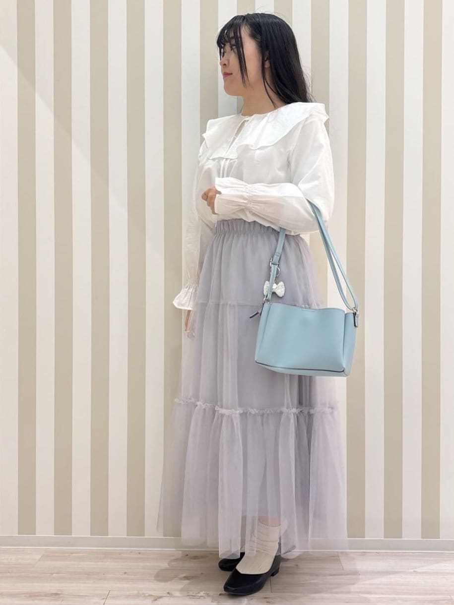 まろんさんの「SHOO･LA･RUE｜◆かかとやわらかローヒールパンプス」を使ったコーディネート