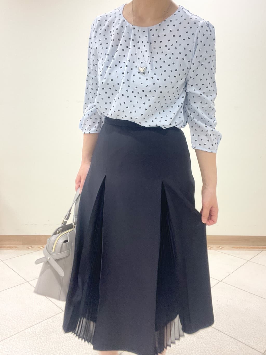 hanaさんの「Reflect｜◆【夏SALE／単品使いもできる】プリントブラウス着流しカーディガンニット」を使ったコーディネート