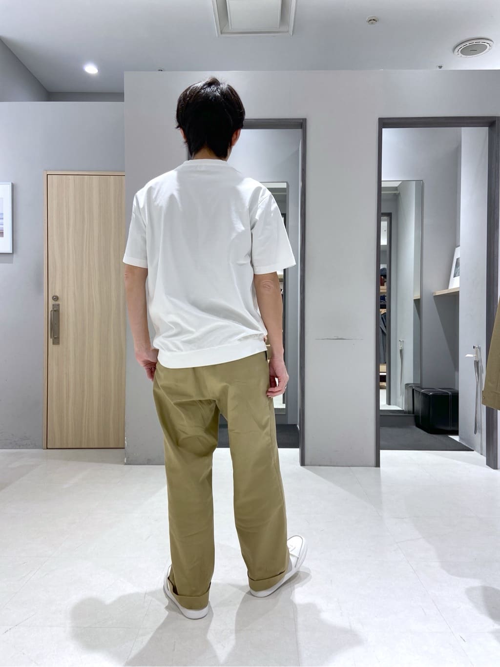 わいずみさんの「TAKEO KIKUCHI｜【抗菌防臭／5サイズ展開】ハイゲージポンチ Tシャツ」を使ったコーディネート