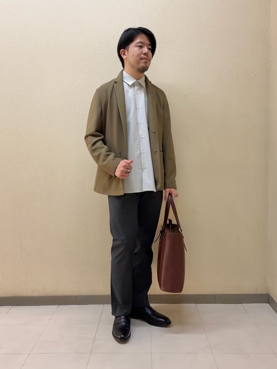 及川さんの「TAKEO KIKUCHI｜【全7サイズ&times;8色展開！】トップマルチヘリンボン パンツ」を使ったコーディネート