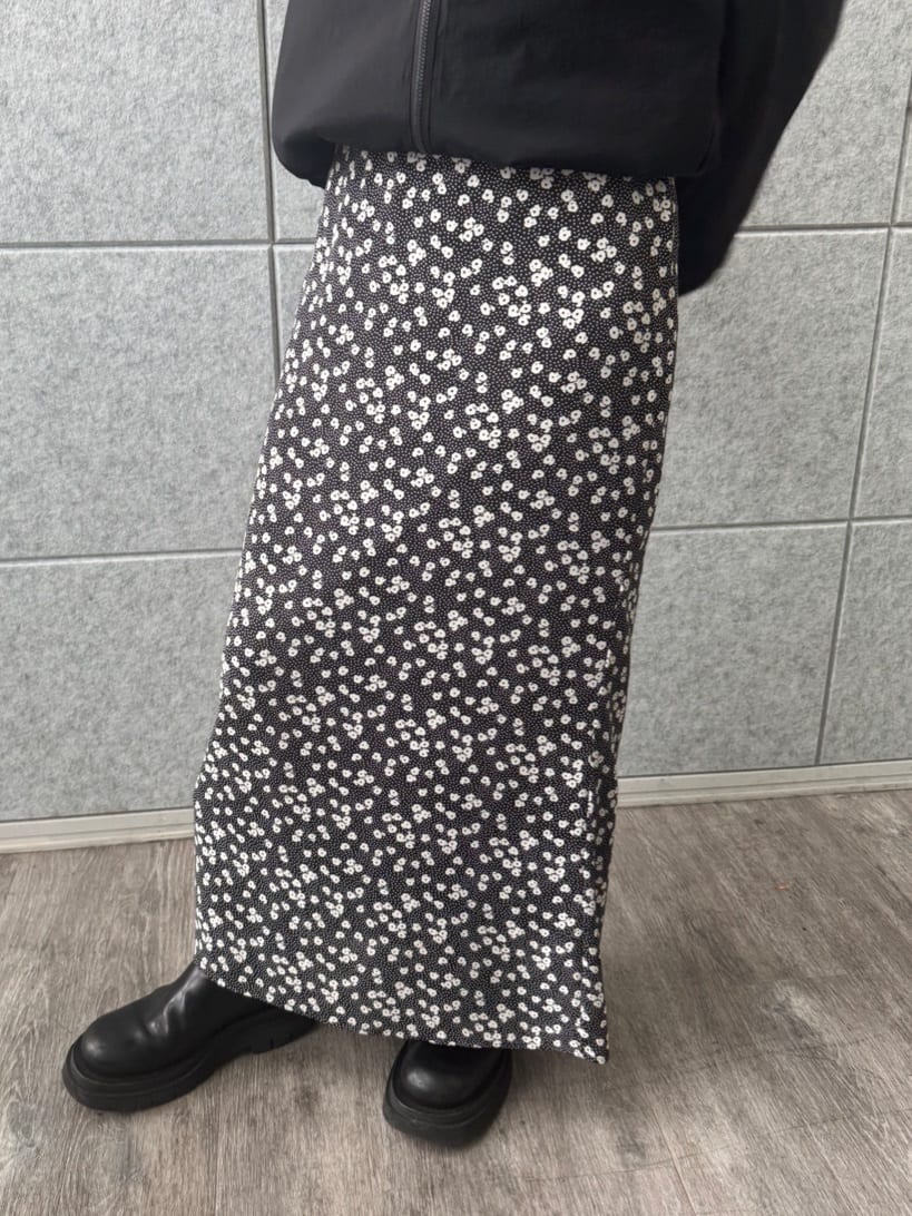 designer yukaさんの「CODE A｜petit flower skirt」を使ったコーディネート
