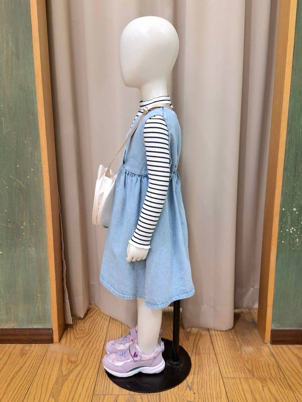 haruさんの「SHOO･LA･RUE｜◆【100-150cm】刺繍ロゴ使いリブロンT」を使ったコーディネート