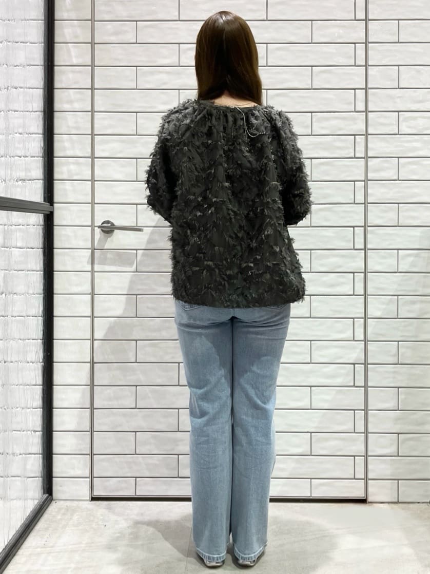 KAOさんの「OPAQUE.CLIP｜◆《VERY掲載》フリンジジャカードブラウス【洗濯機洗い可】」を使ったコーディネート
